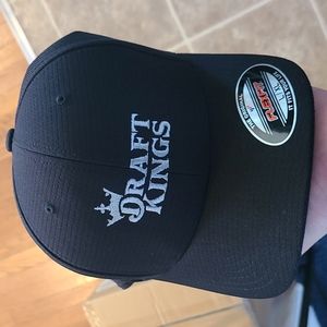 Travis Mathew hat